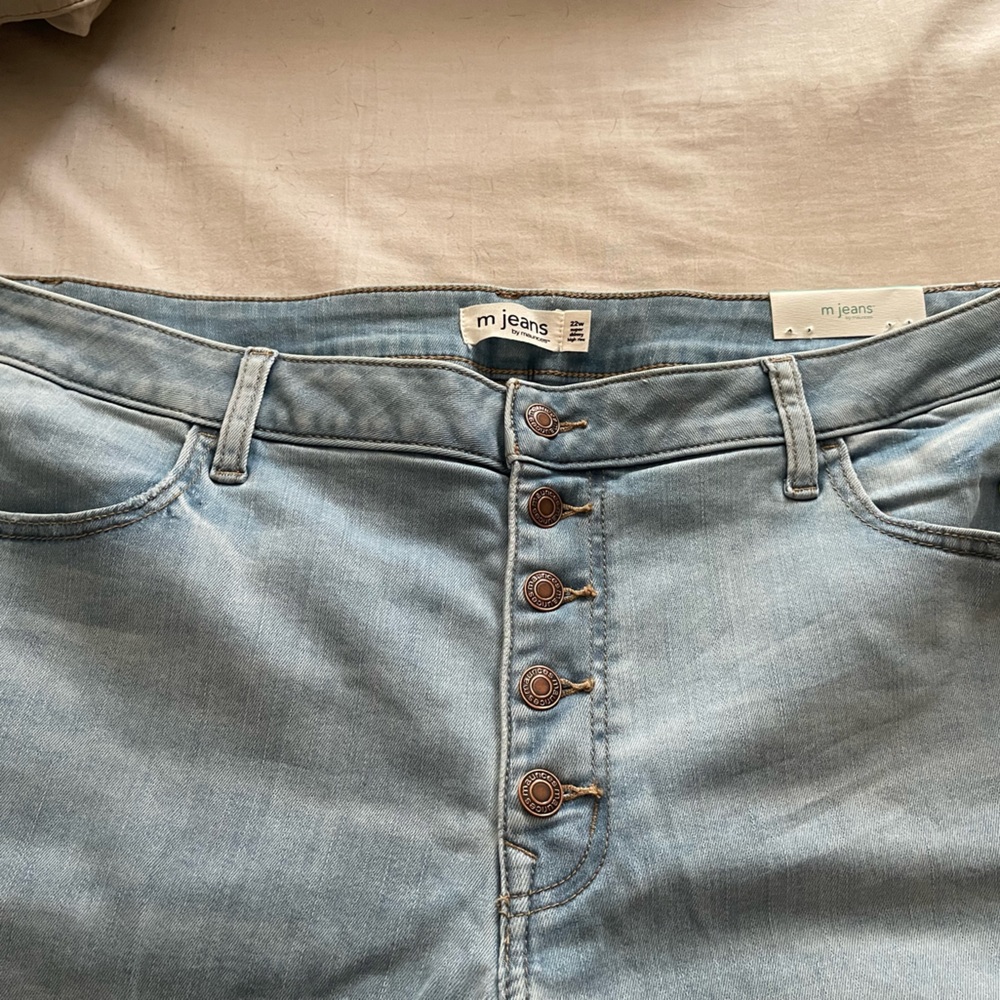 New with tags High Waist Skinny jeans from Maurice’s size 22 regular
